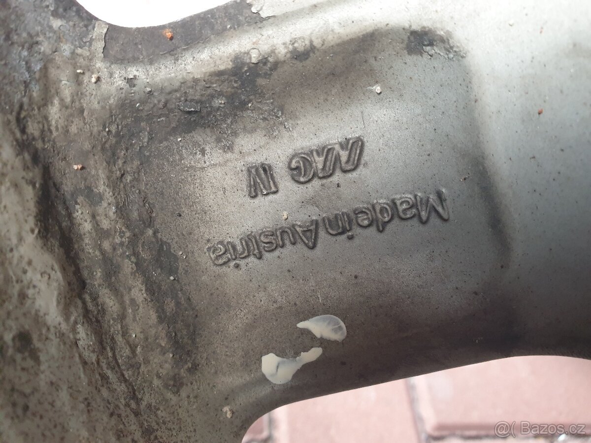 Kusovka BMW X5 235/65R17 - 13
