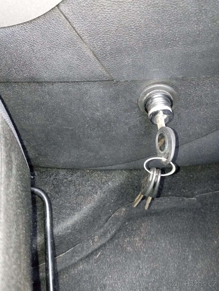 Peugeot 308, 1,6HDi, 82kW, navigace, TZ, čidla přední+zadní - 13