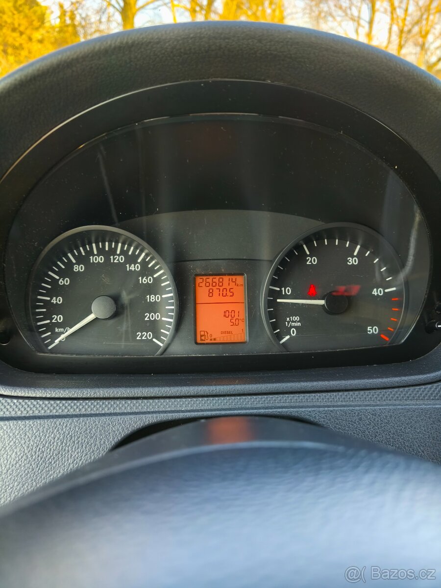 Mercedes Benz Vito - 13