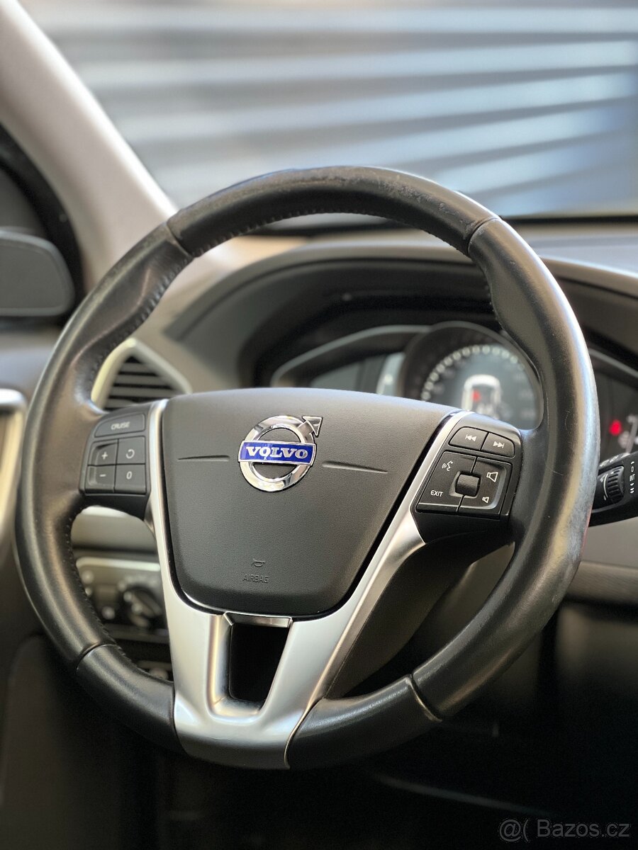 Volvo XC60 110 kW, 2.0 D3, BIXENON, NAVI - 13