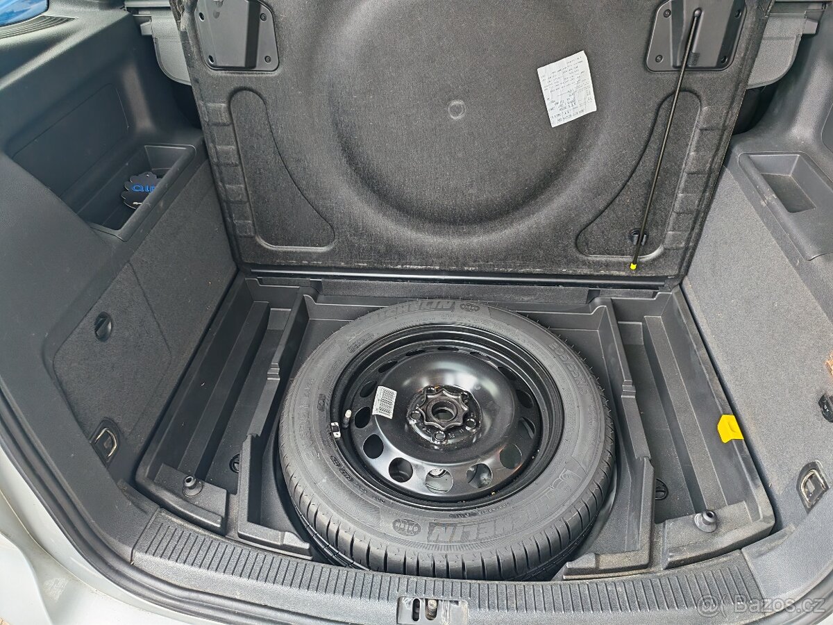 VW Touran 1,2 TSI BMT "Cup" Nav, Webasto - 13