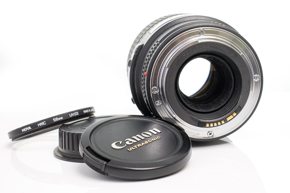 Canon EF 100 mm f/2,8 Macro USM + Hoya UV filtr HMC - 13