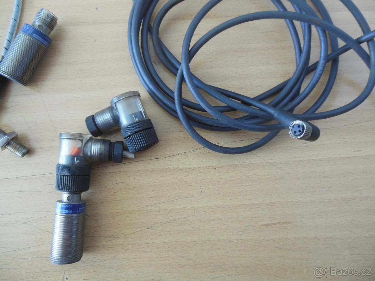 Snímače - senzory kapacitní, indukční, optický, fotoelektric - 13