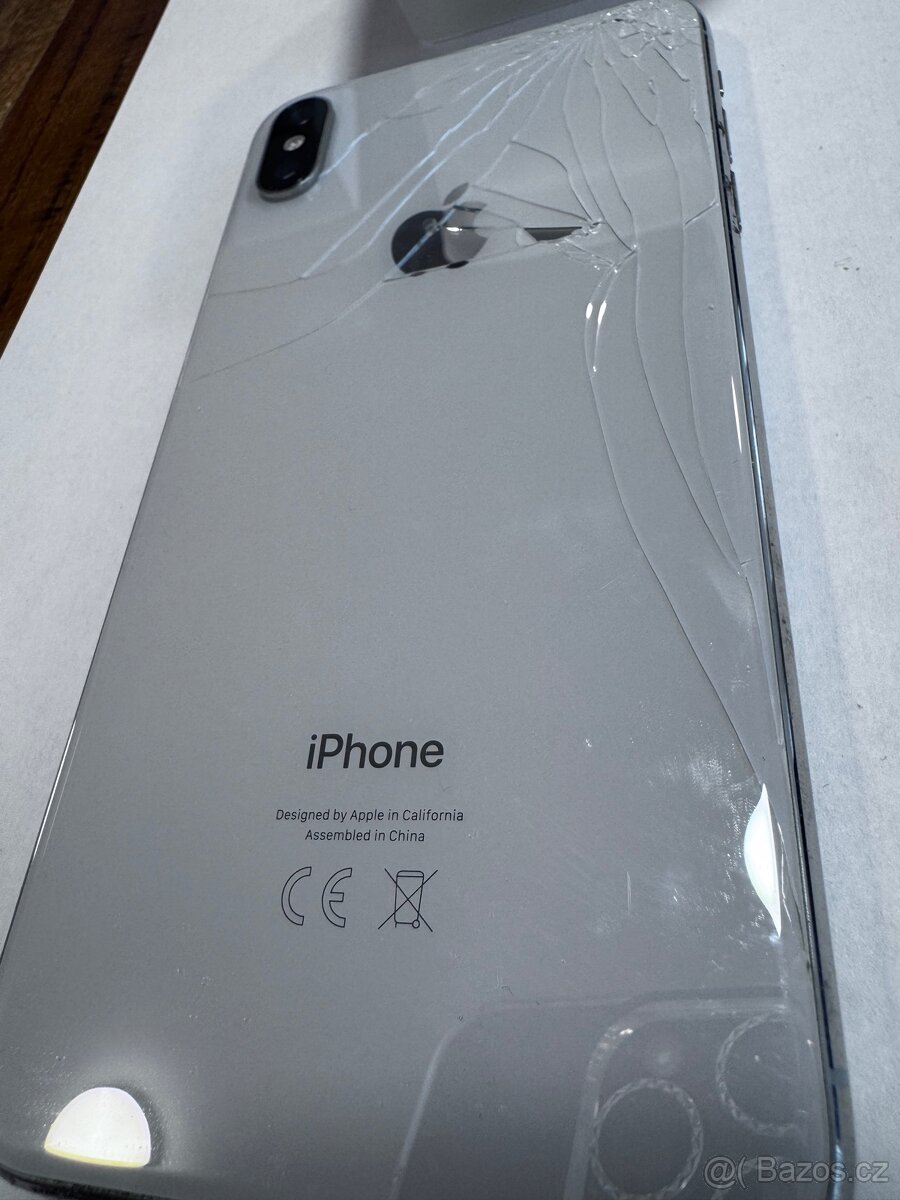 iPhone různé modely poškozené - 13