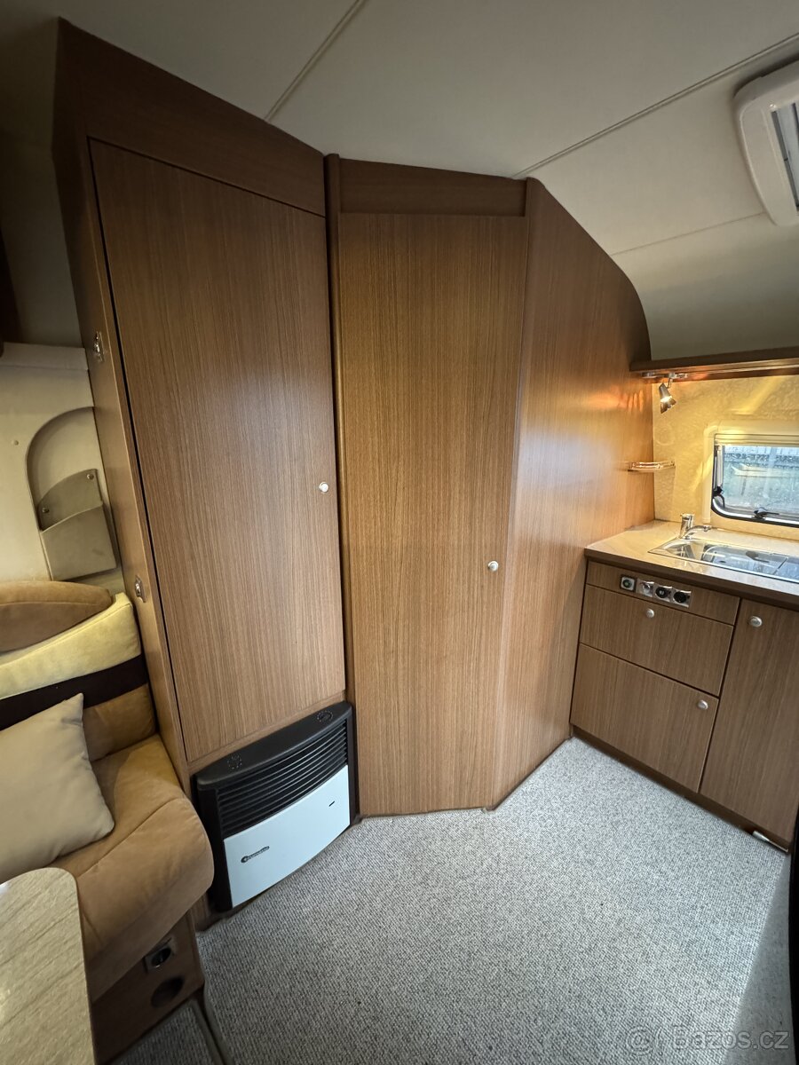 Bürstner Averso Plus 410 ~ Sklopná postel - 13