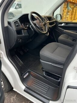 Volkswagen Caravelle 2.0 TDI - 13