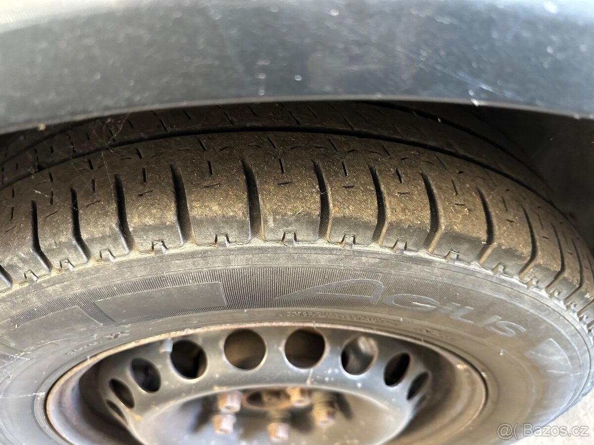 VW Multivan 4x2, 2,5 TD 96 kw,spací lavice,7 míst,tope - 13