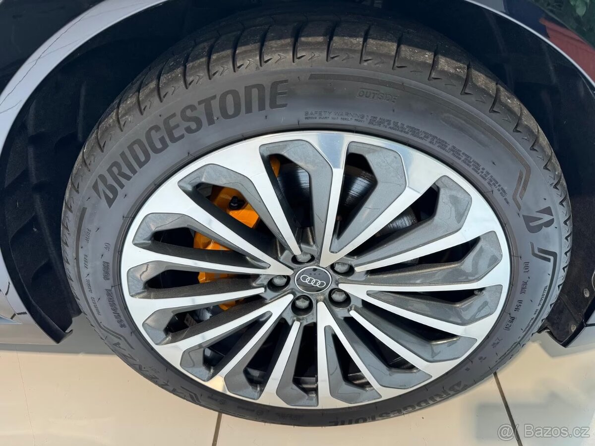 Audi e-tron Sportback 55 quattro S-line - 13