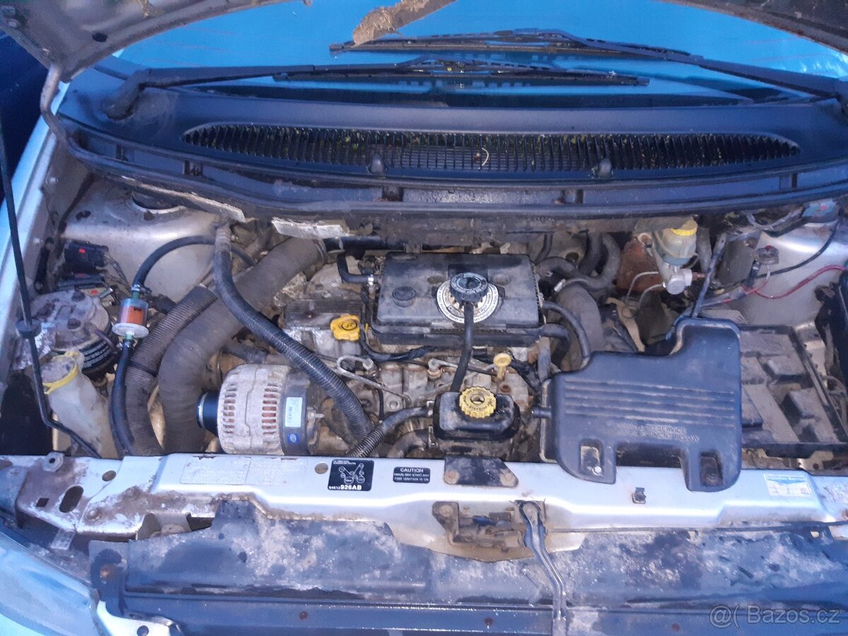 Chrysler Voyager 2,5td - 13