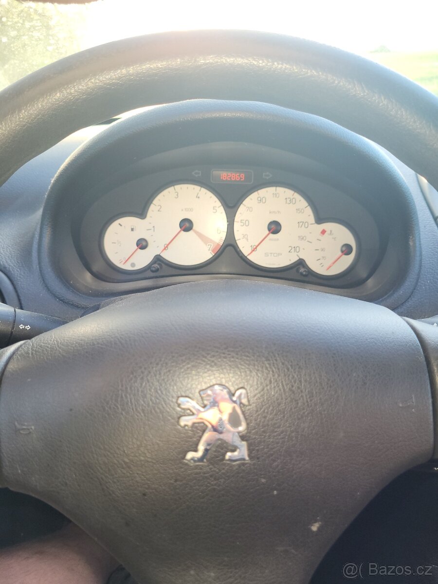 Peugeot 206 1.4 benzín STK do xx/26 - 13