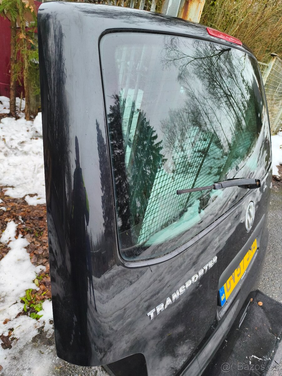 VW T5 Multivan, transportér - páté dveře , víko kufru - 13