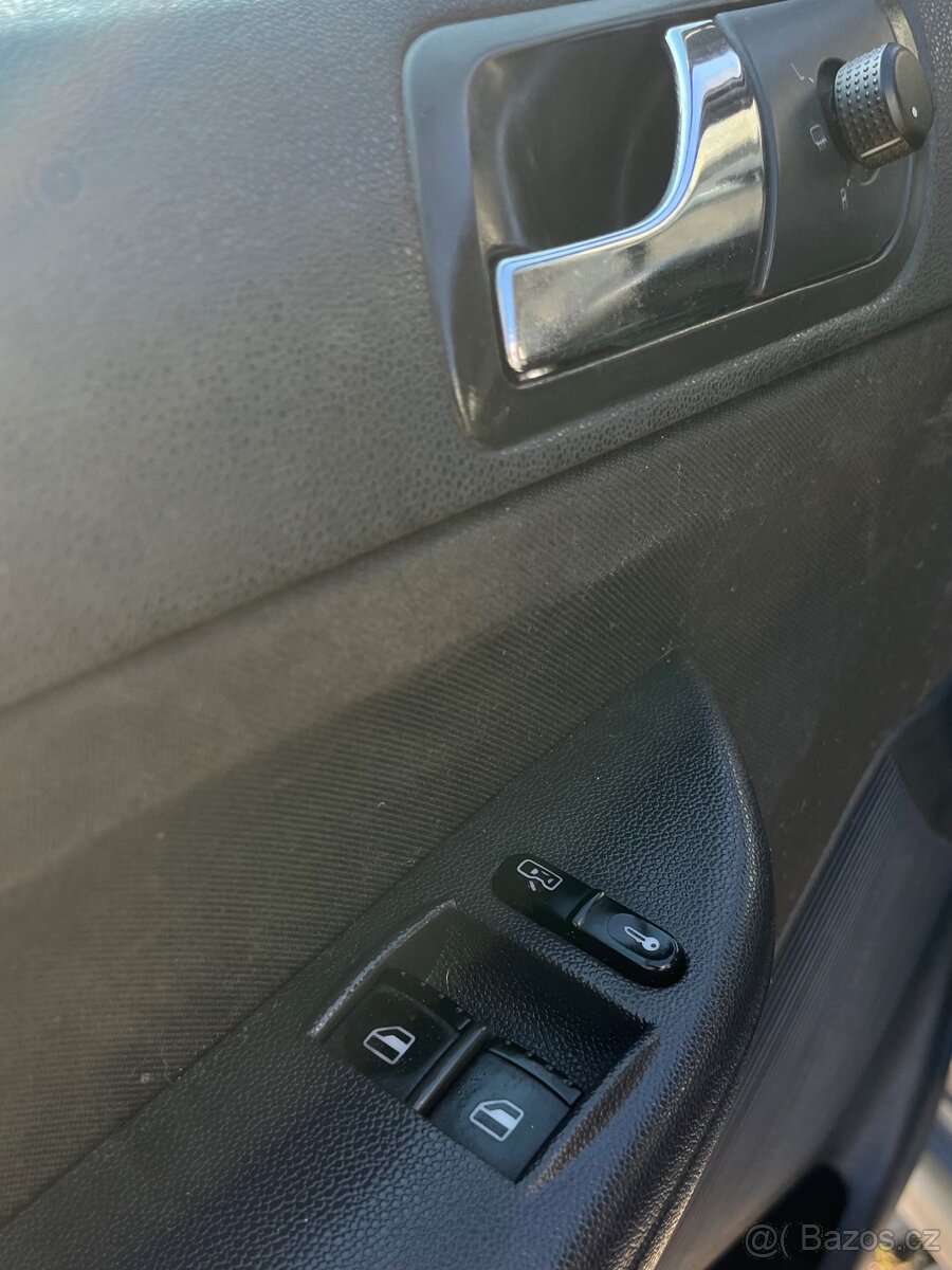 Škoda Fabia 1.4 74 kW, benzín - 13