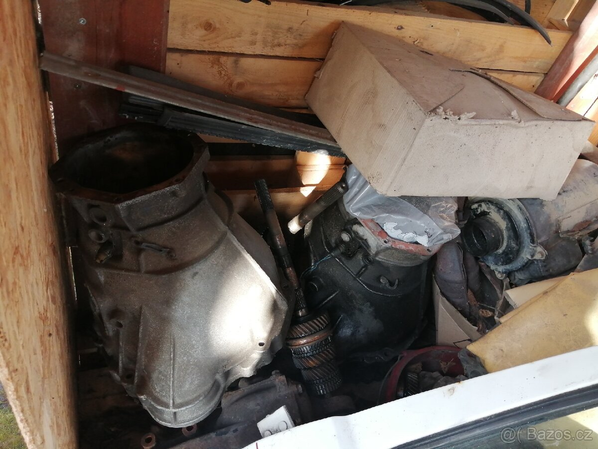 Nissan Terrano 1 D21 Díly - 13