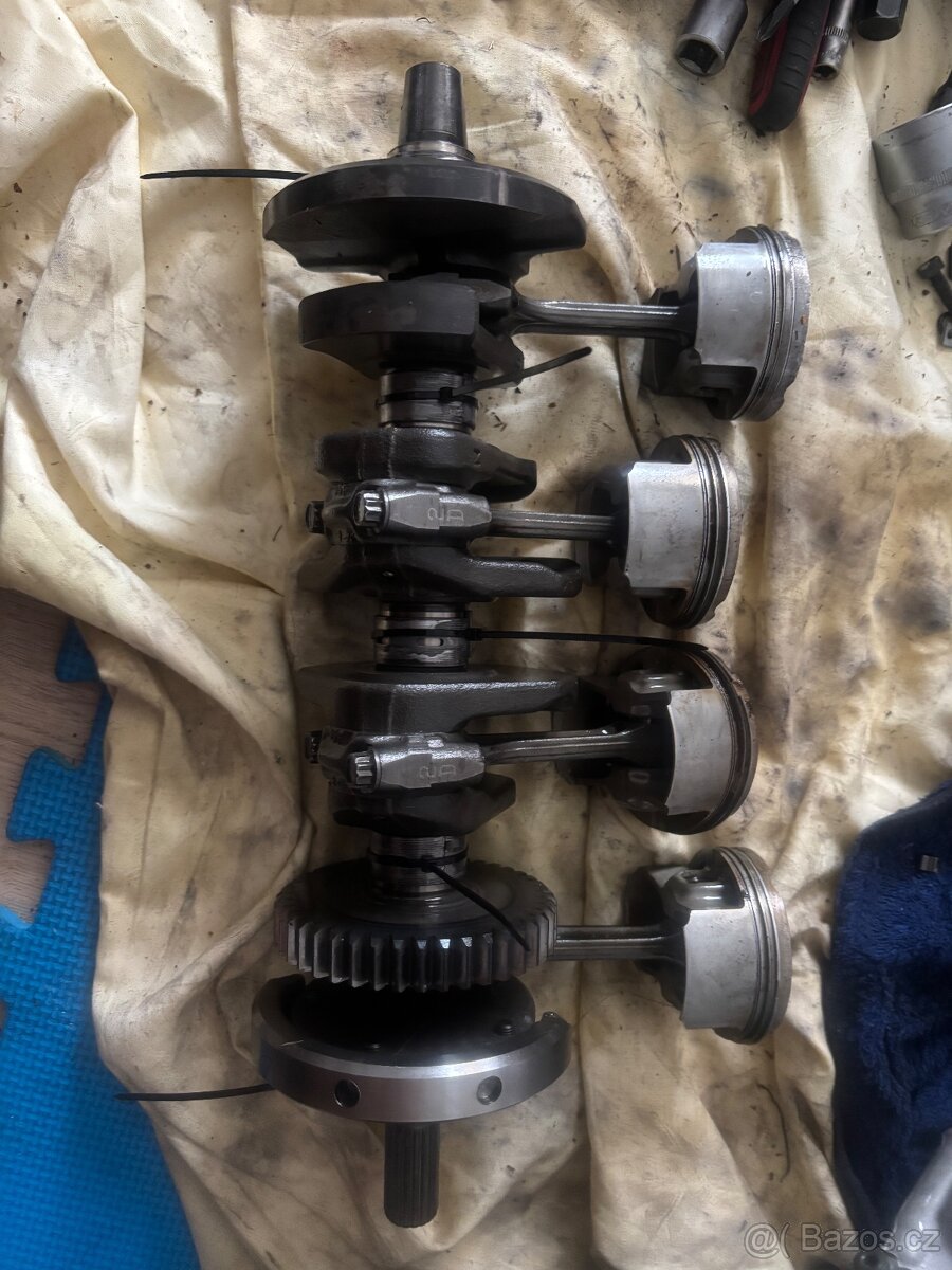 Klikova hridel ojnice prevodovka spojka Suzuki Gsxr750 00-03 - 13