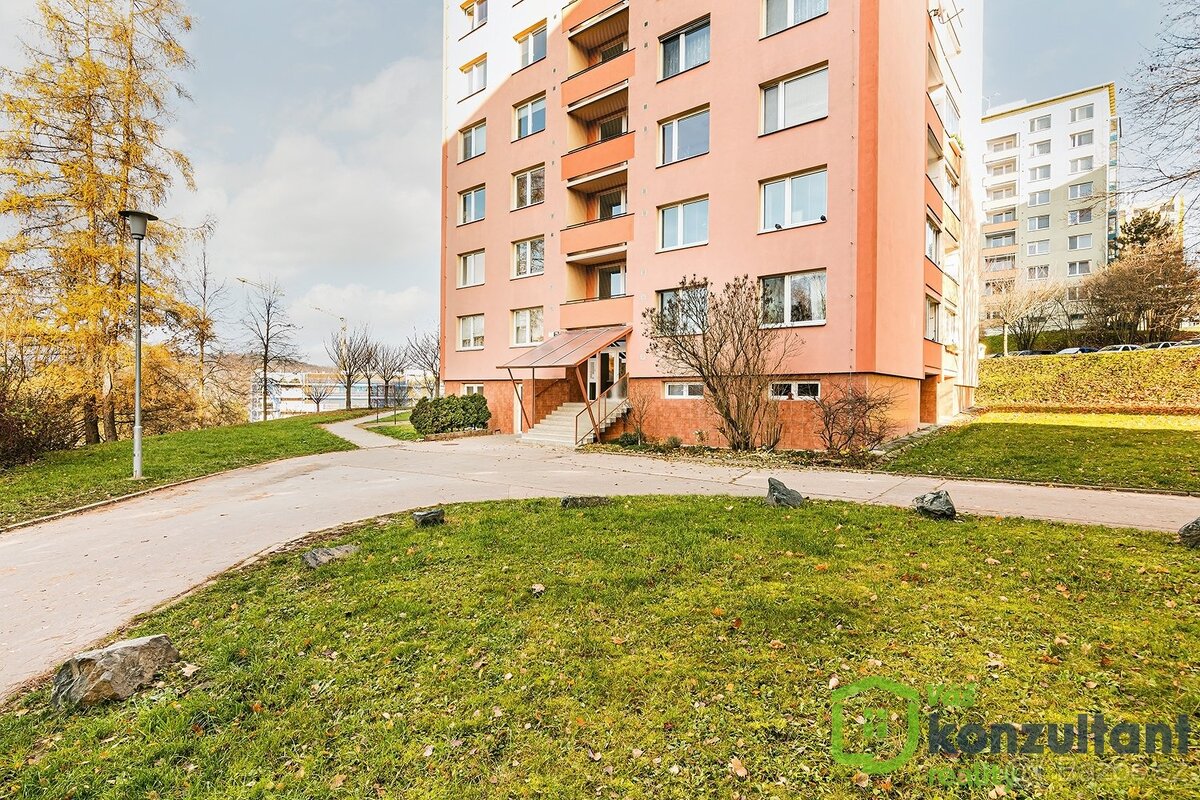 Pronájem bytu 2+1 s lodžií a sklepem, ev.č. 00925 - 13