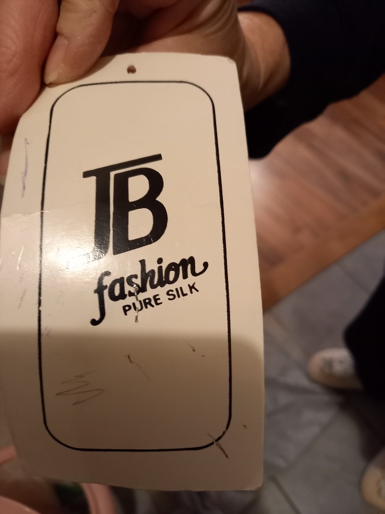 Prodám exkluzivní luxusní společenské šaty. - 13