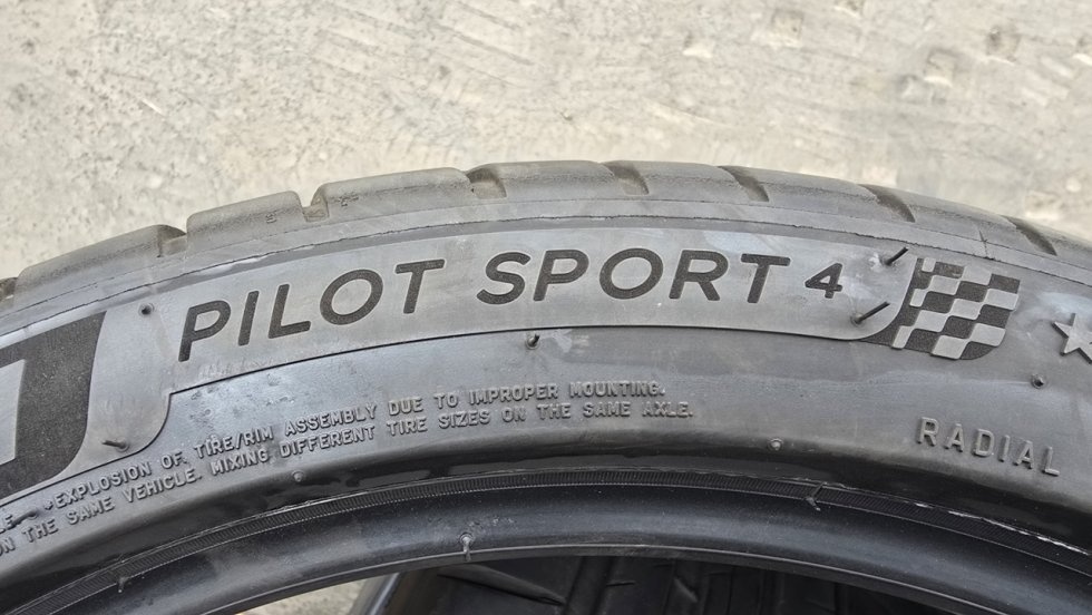 Letní pneu 245/40/19 Michelin - 13