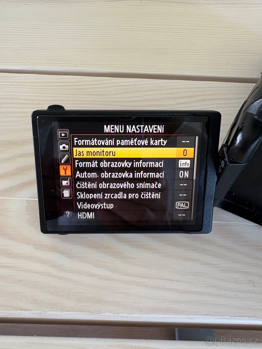 Nikon D5100+ objektiv 18-105mm+ příslušenství - 13