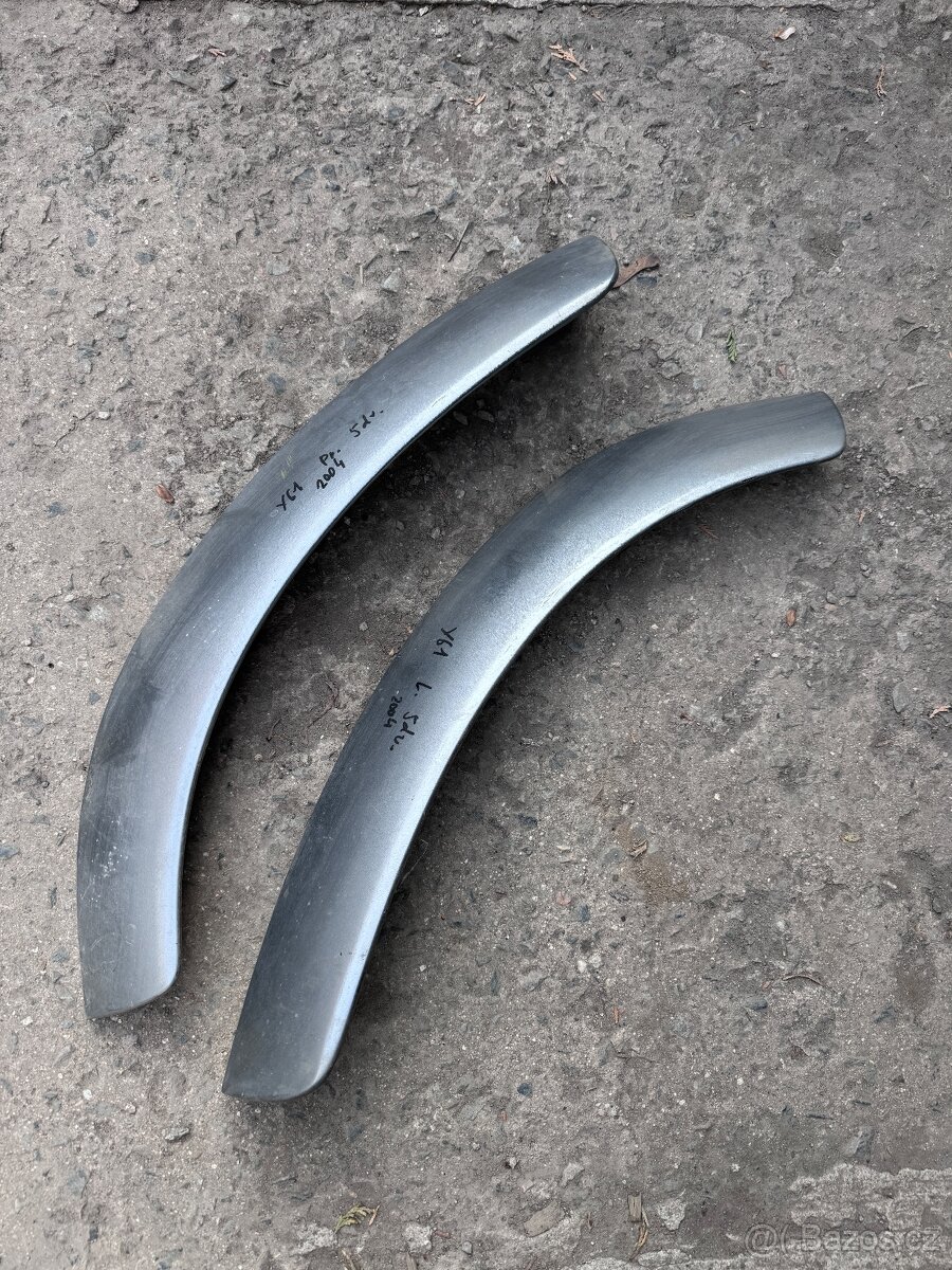 Nissan Patrol Y61 Plastové lemy , zadní nárazník , výztuha - 13