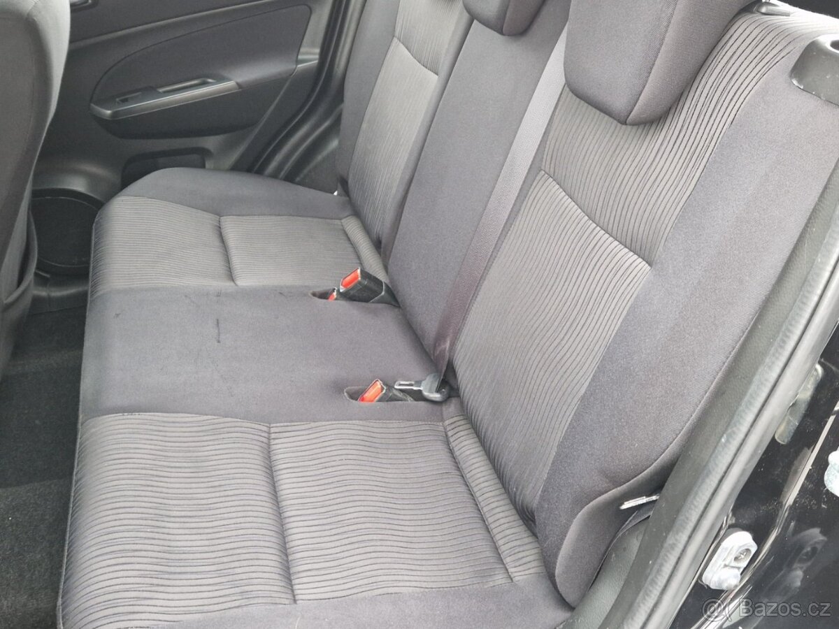 Suzuki Swift 1,2i 66 KW 4x4 - 13