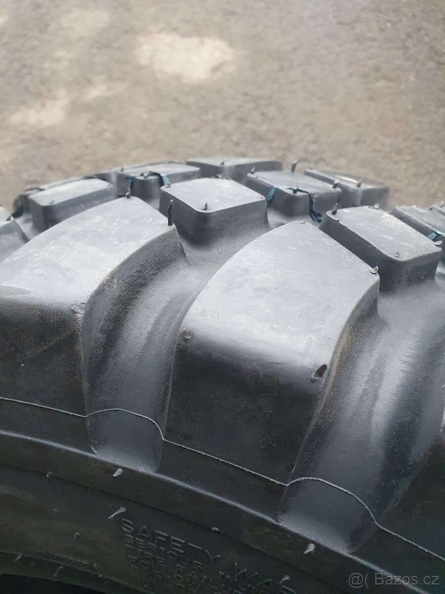 Pneu 10,0 / 75 - 15,3 Marcher UNC-201 - 13