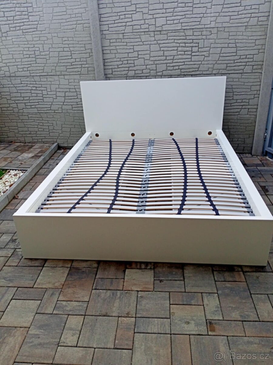 Prodám manželskou postel IKEA 180cm x 200cm - 13