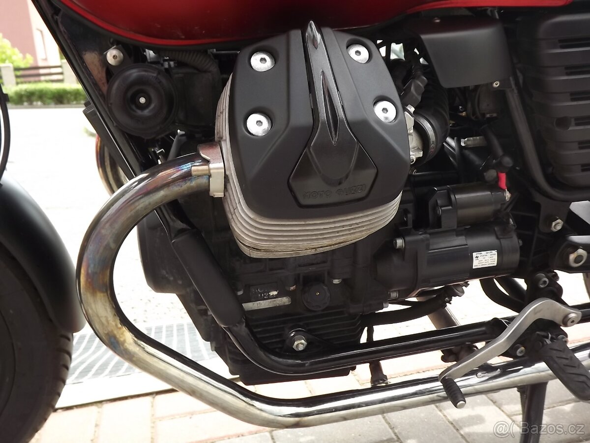 Moto Guzzi V7 II Stone - 13
