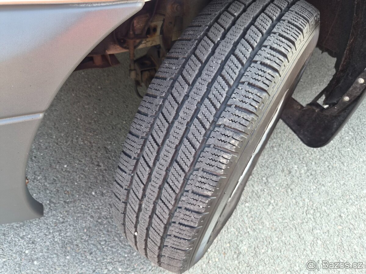 Ford Transit Valník 2.4 Tdci - 13