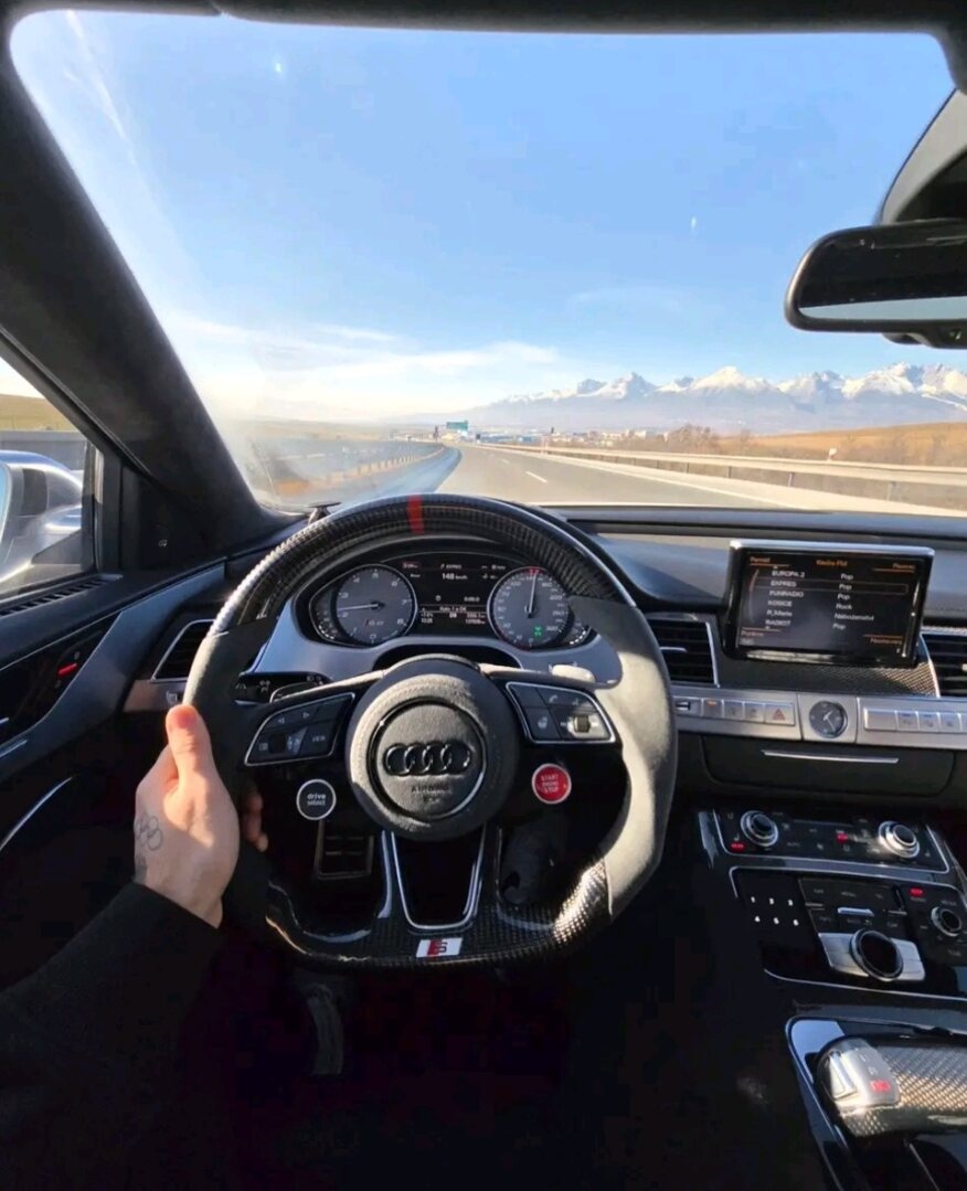 -AUDI R8 VOLANT SPORTOVY START/STOP - DRIVE SELECT - 13