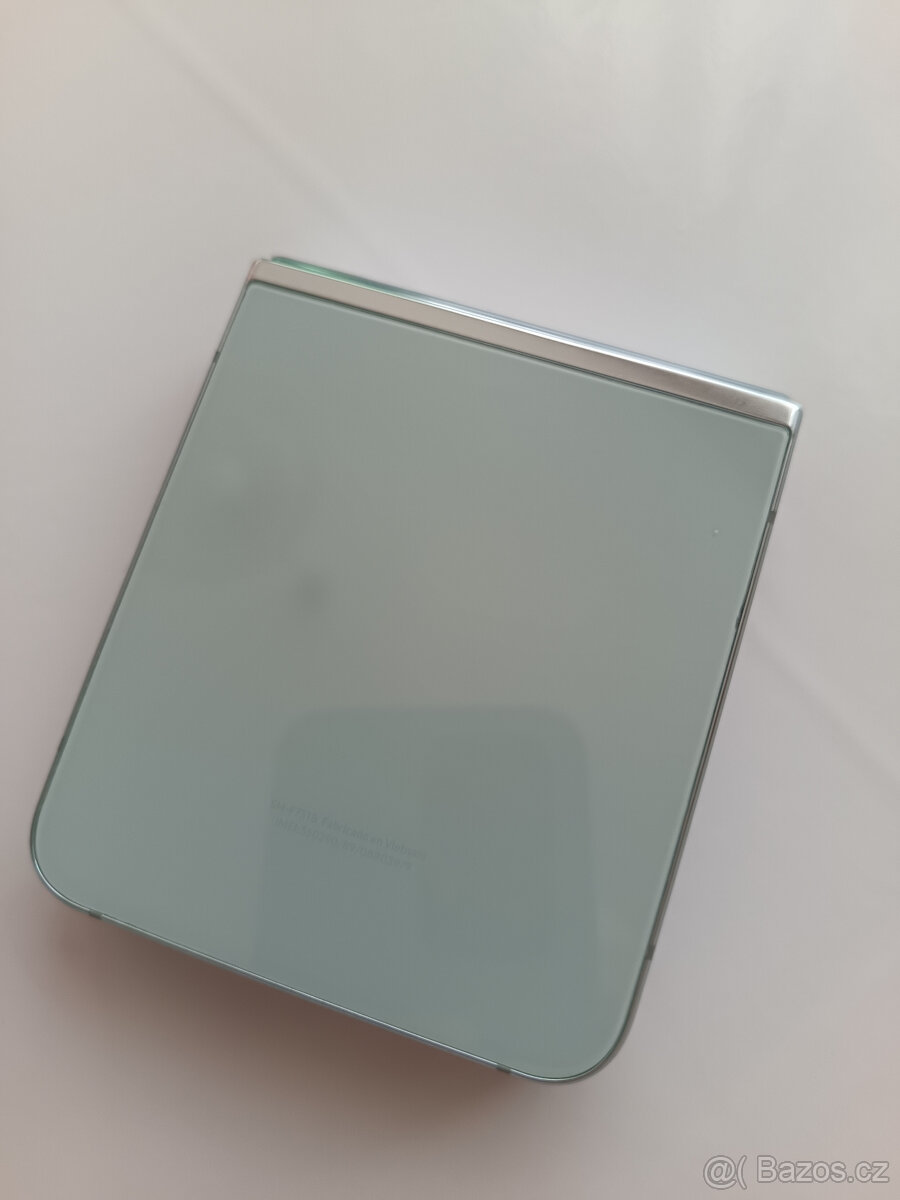 Samsung Galaxy Z Flip 5 - 13