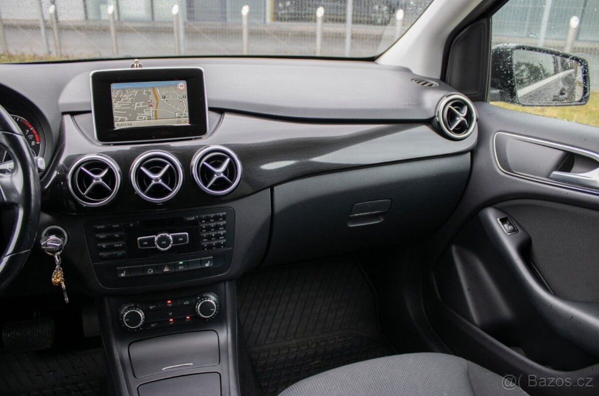 Mercedes-Benz B 180 - 13