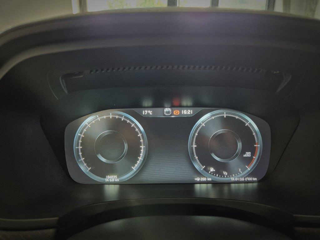 Volvo V90 2,0 CC D5 AWD Drive-E Pro POLESTAR - 13