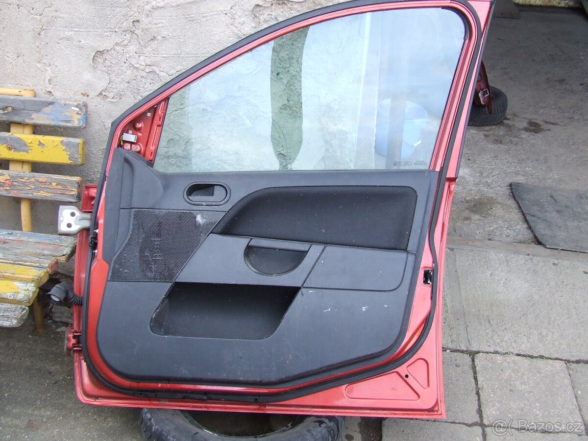 Prodám dveře Ford Fiesta Mk5 - 13