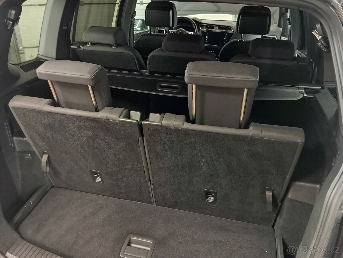 VW Touran R-Line, DSG, Virtual, 7 místo - 13