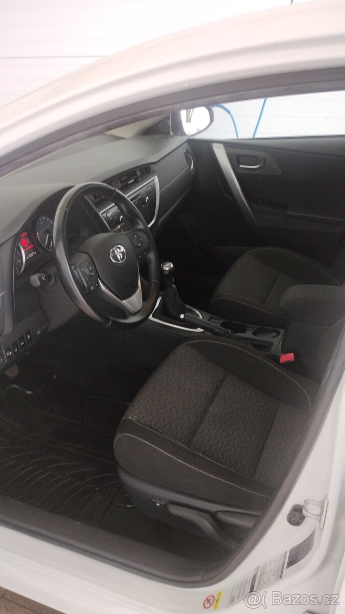 Auris 1.6 - 13