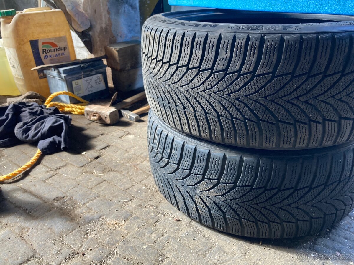 Prodam gumy zimní 215/40r17 - 13