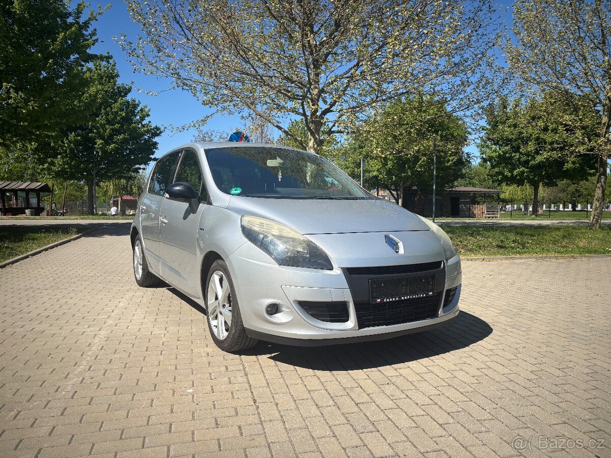 RENAULT SCENIC 1.6 dCi BOSE - 13