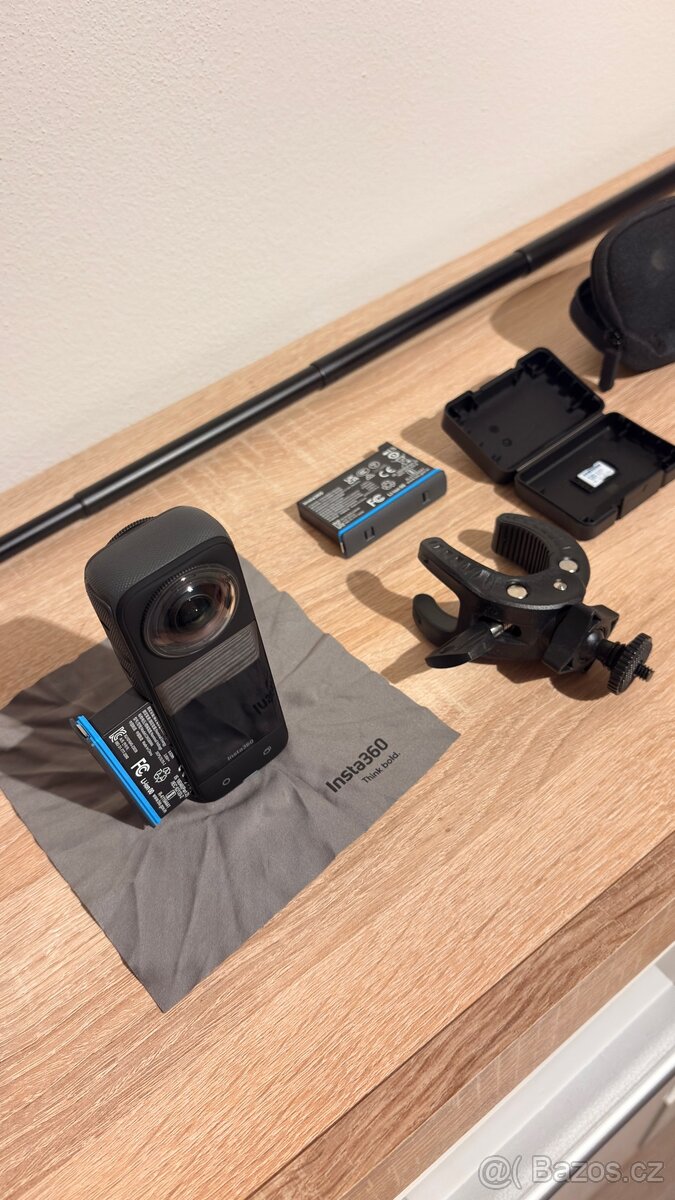 Insta 360 X4 + příslušenctví - 13