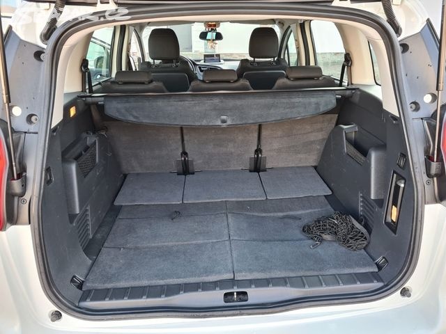 Peugeot 5008 2.0 HDi 110 kW - 13