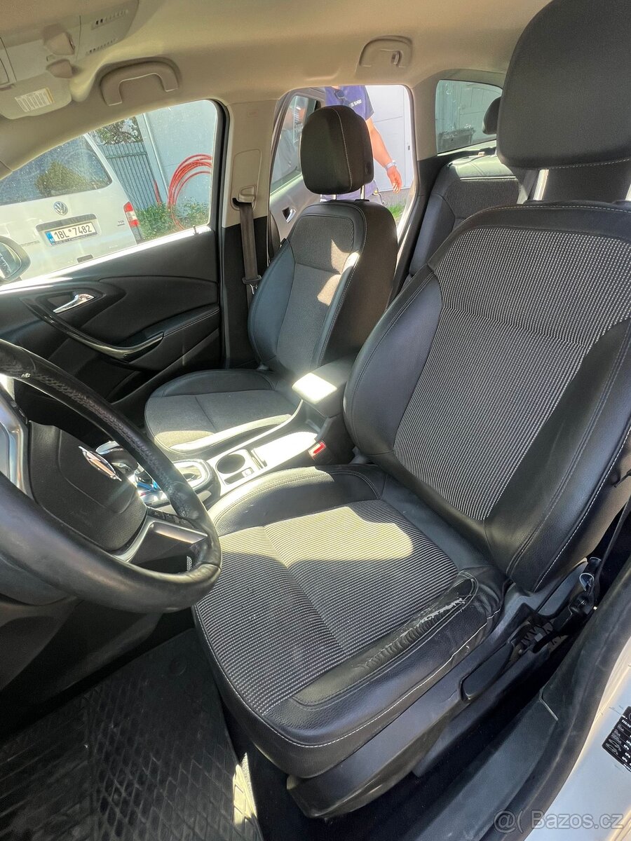 Opel Astra 2.0 CDTI - 13