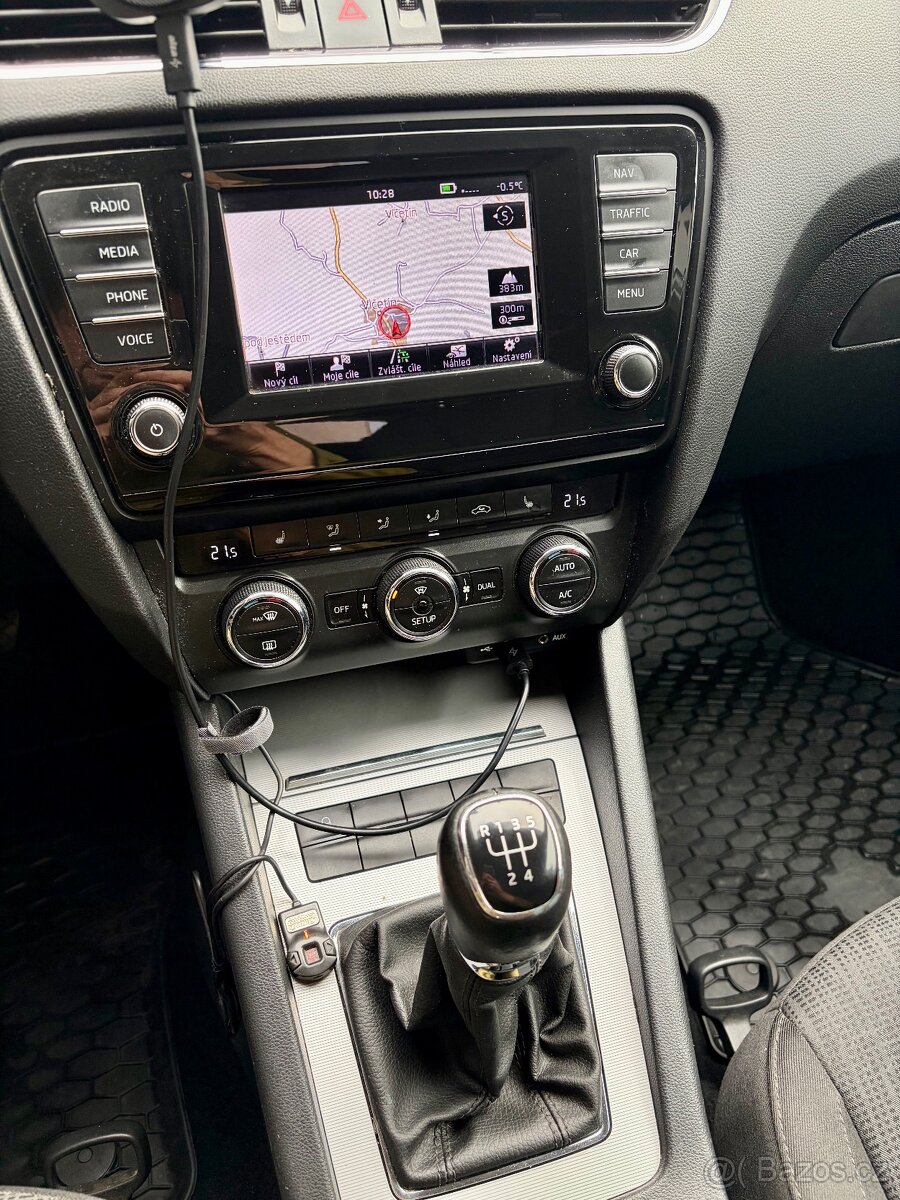 Škoda octavia 3 Combi 1.6tdi výbava elegance + - 13