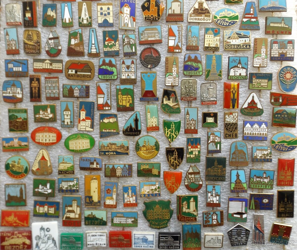 odznaky - heraldika, erby, hrady, zámky, ZOO, jeskyně, lázně - 13