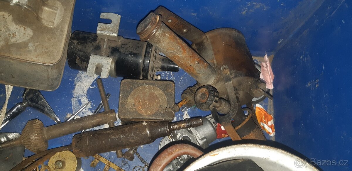 Spoustu starožitností i z války na prodej - 13