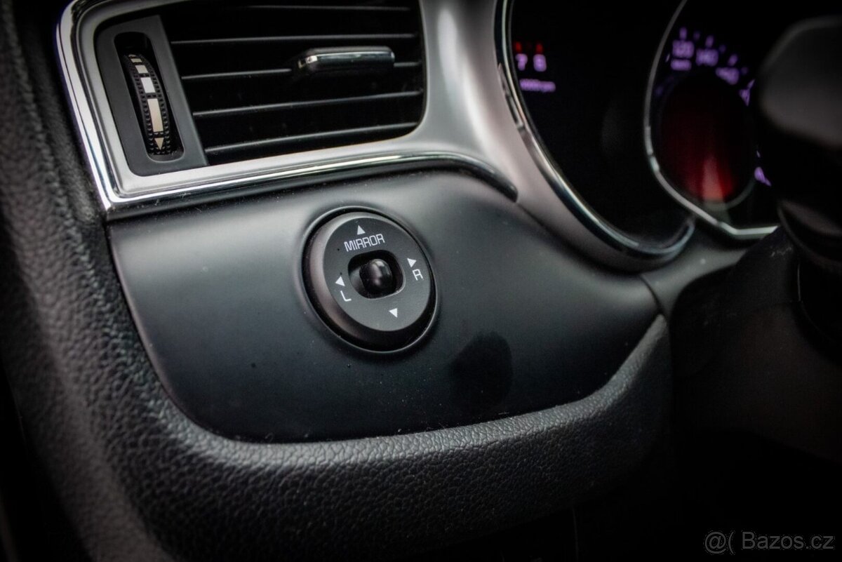 Kia Ceed 1.4 CVVT 73,6kW, M6, 5d. - 13