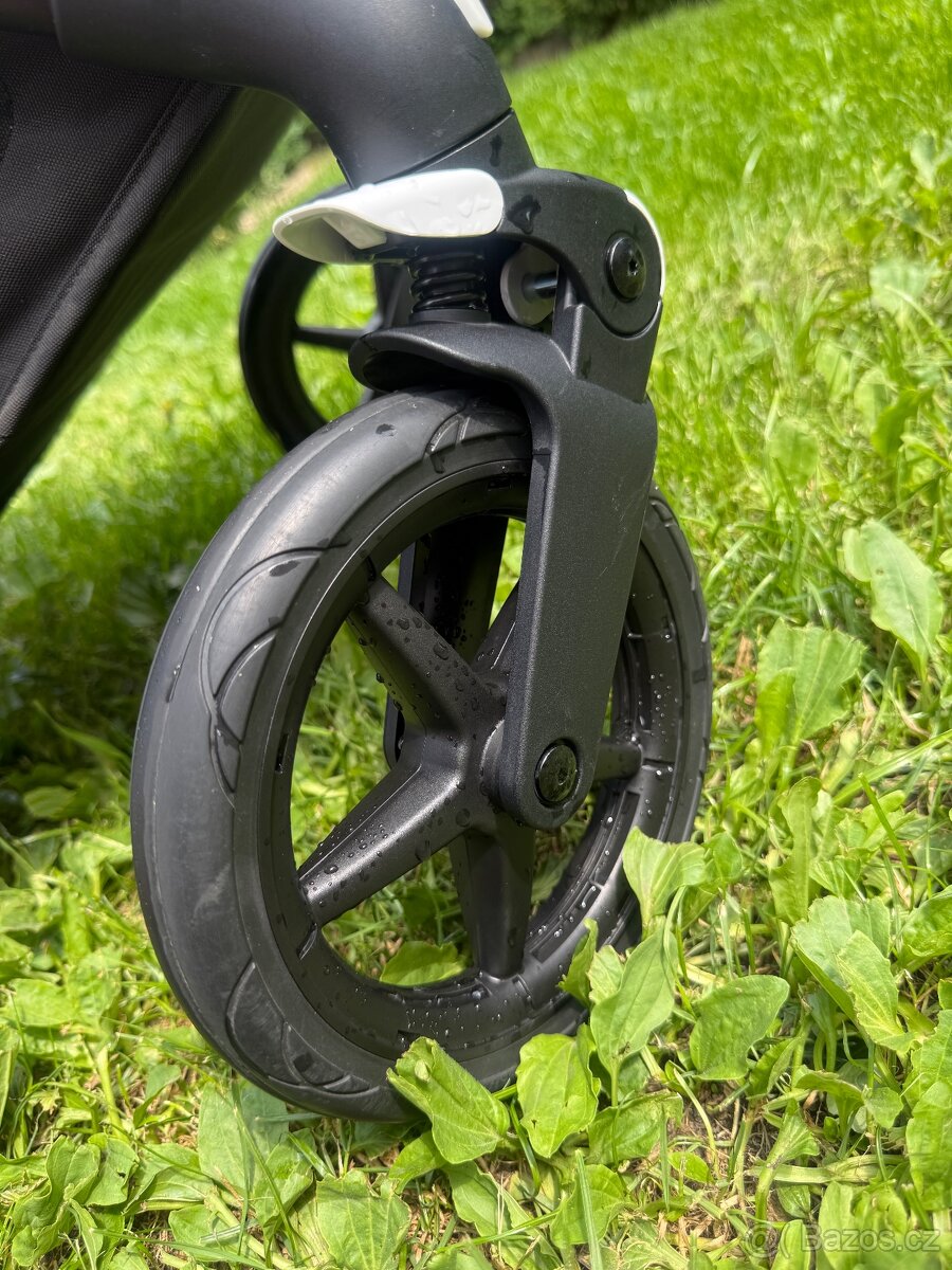 Bugaboo Fox 3 s autosedačkou - 13