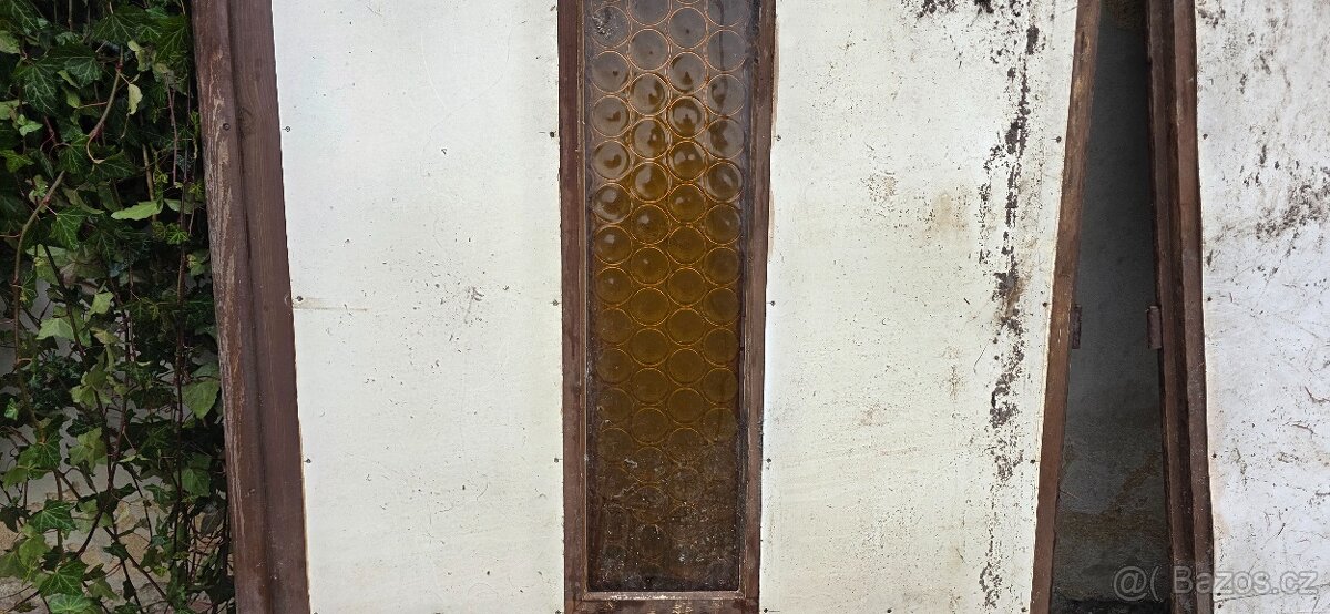 Stará dvoukřídla vrata do garáže z masivu - 13