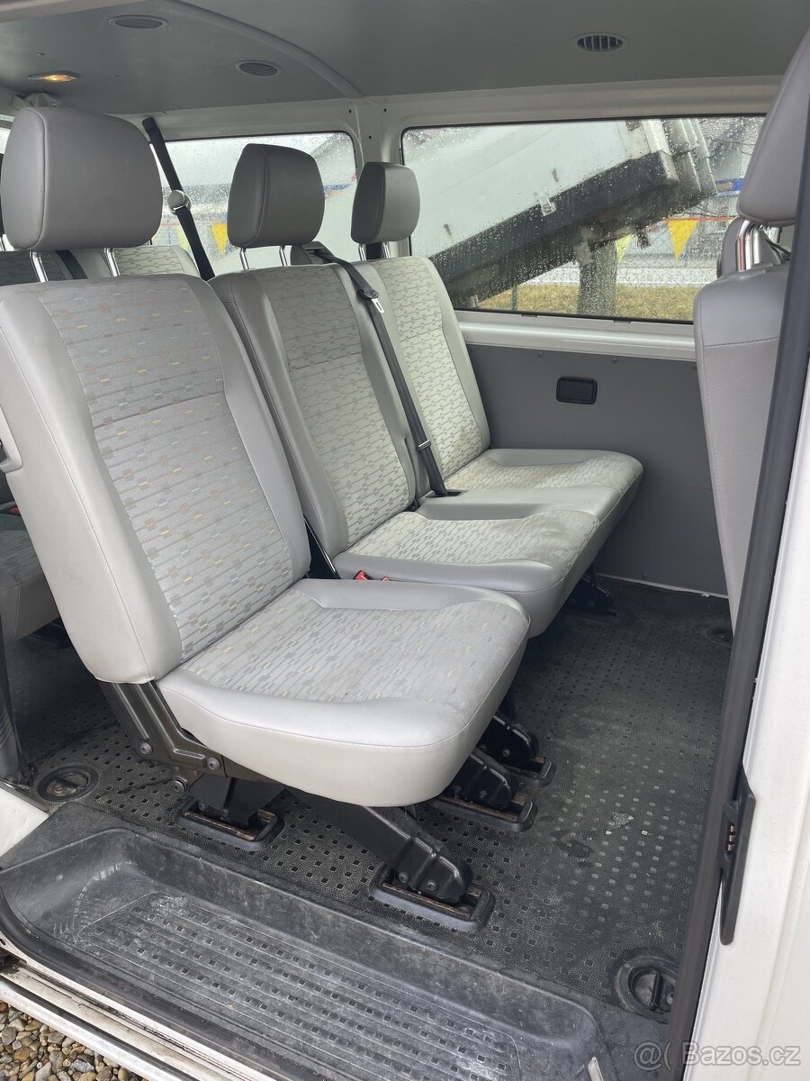 Volkswagen T5 facelift Bus - 13