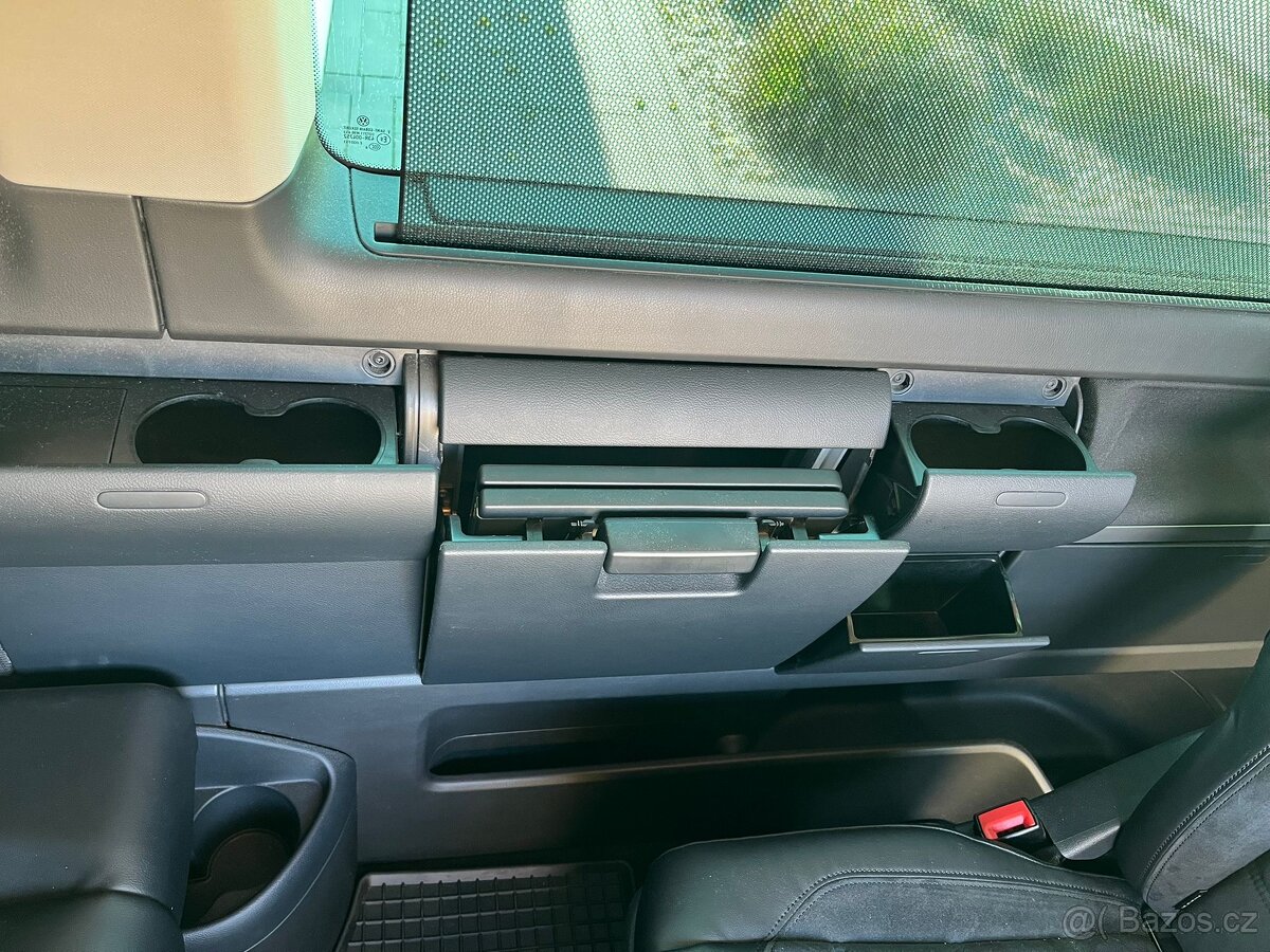 VW Multivan T6 generation six - 13
