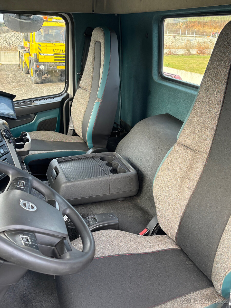 Prodám ramenový/řetězový nosič kontejnerů VOLVO FM EURO 6 - 13