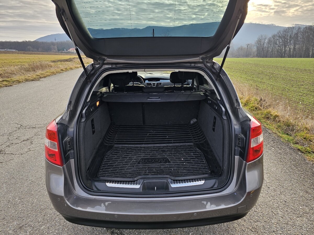 Renault Laguna III 2.0 DCi - 13